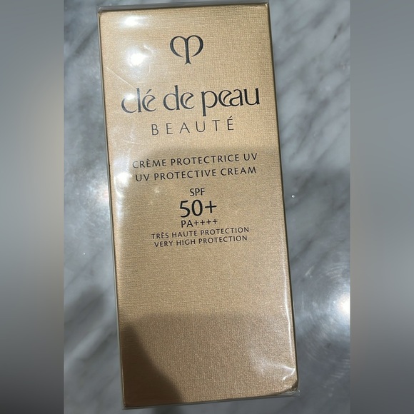 Cle de peau UV PROTECTIVE CREAM SPF 50+ sunscreen - Picture 1 of 2